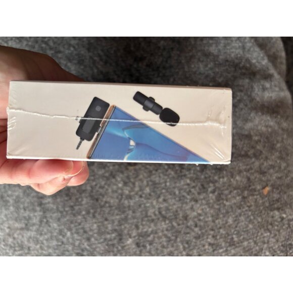 Wireless Microphone Set For Streaming & Interviews With Plug & Play NWB - Picture 2 of 5